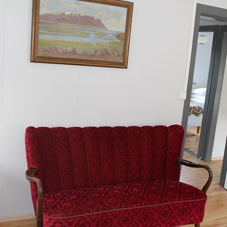Midhop guesthouse Thingeyrar Extérieur photo