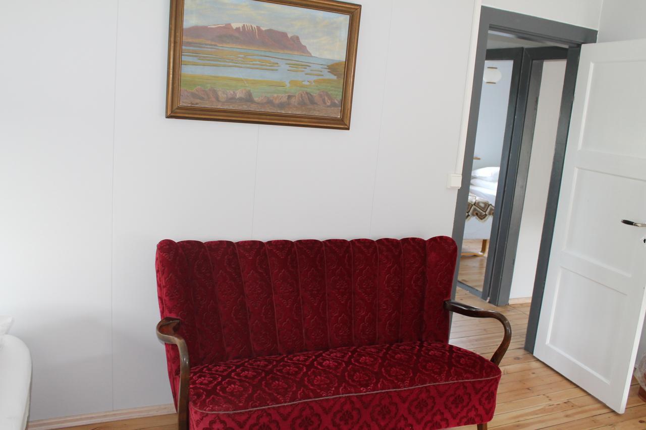 Midhop guesthouse Thingeyrar Extérieur photo
